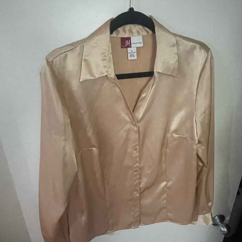 JM Collection, Women’s Button Front Gold silk like top. Sz. 8